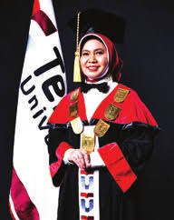 Foto Rini Setiawati, Ahli Forensik Digital